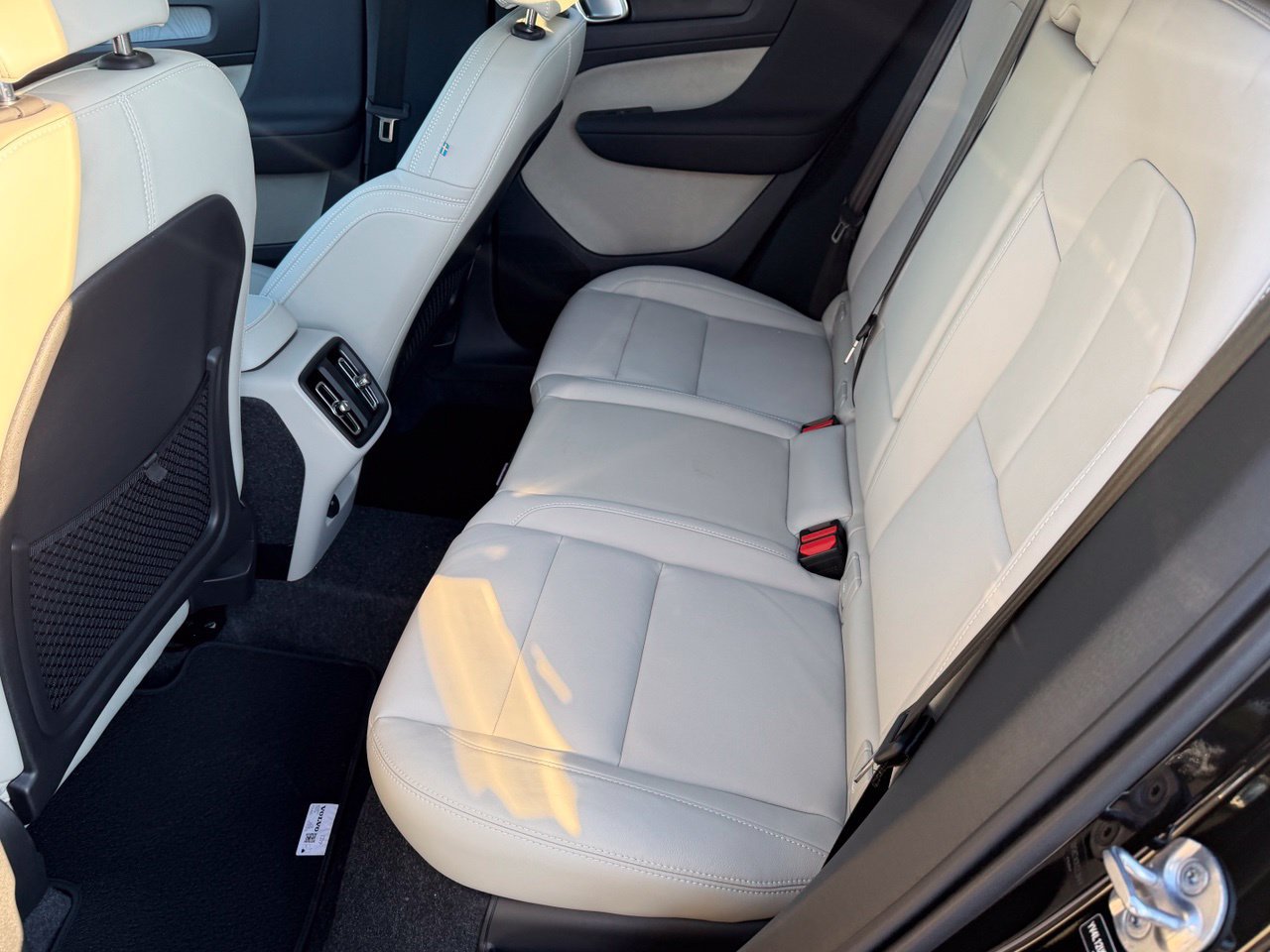 New 2026 Volvo XC40 B5 Plus w/ Protection Package Premier AWD/4WD image 12