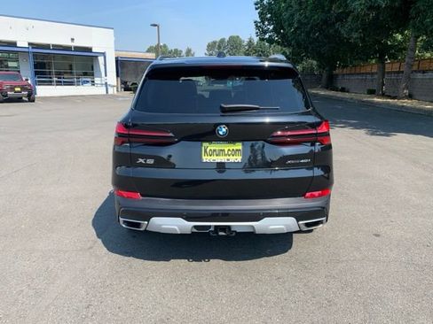 Used 2024 BMW X5 xDrive40i w/ Premium Package AWD/4WD image 4
