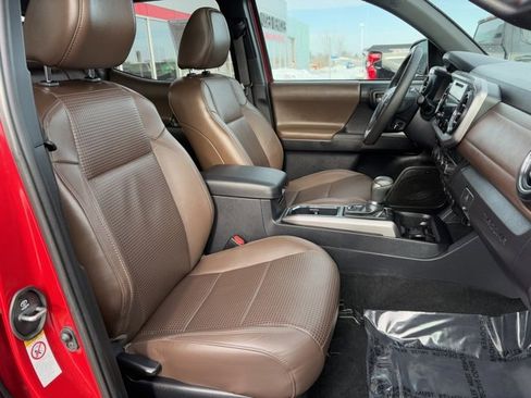 Certified 2019 Toyota Tacoma Limited image 15