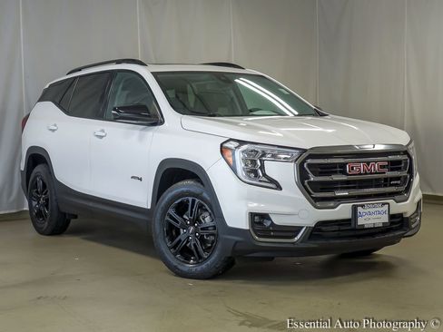 Used 2023 GMC Terrain AT4 AWD/4WD image 2