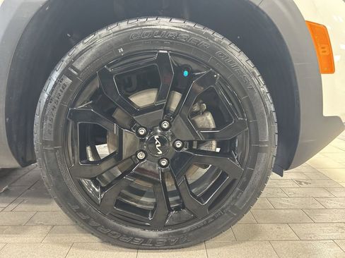 Certified 2024 Kia Seltos X-Line image 26