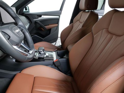 Used 2025 Audi Q5 2.0T Premium w/ Convenience Plus Package image 7