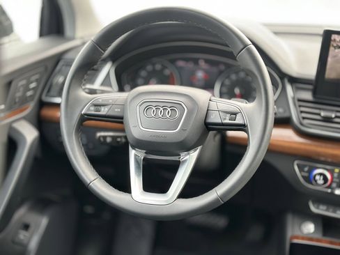 Used 2023 Audi Q5 2.0T Premium w/ Convenience Package image 12