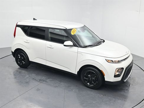 Certified 2022 Kia Soul LX w/ Technology Package image 39