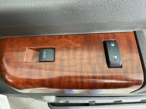 Used 2014 Ford F250 King Ranch w/ King Ranch w/Chrome Package image 40