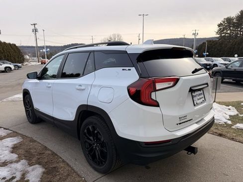 Used 2022 GMC Terrain SLE w/ Driver Convenience Package image 8