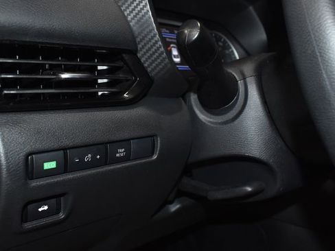 Used 2024 Nissan Sentra SV image 23