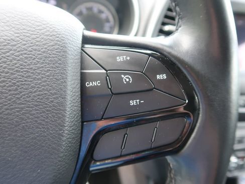 Used 2021 Jeep Cherokee Latitude Plus AWD/4WD image 25