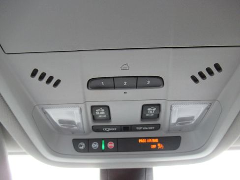 Used 2023 GMC Acadia AT4 w/ Technology Package AWD/4WD image 27