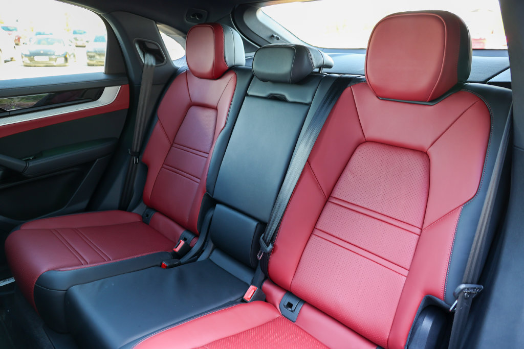 Certified 2026 Porsche Cayenne Coupe AWD/4WD image 42
