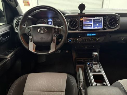 Used 2023 Toyota Tacoma TRD Off-Road w/ Technology Package AWD/4WD image 32