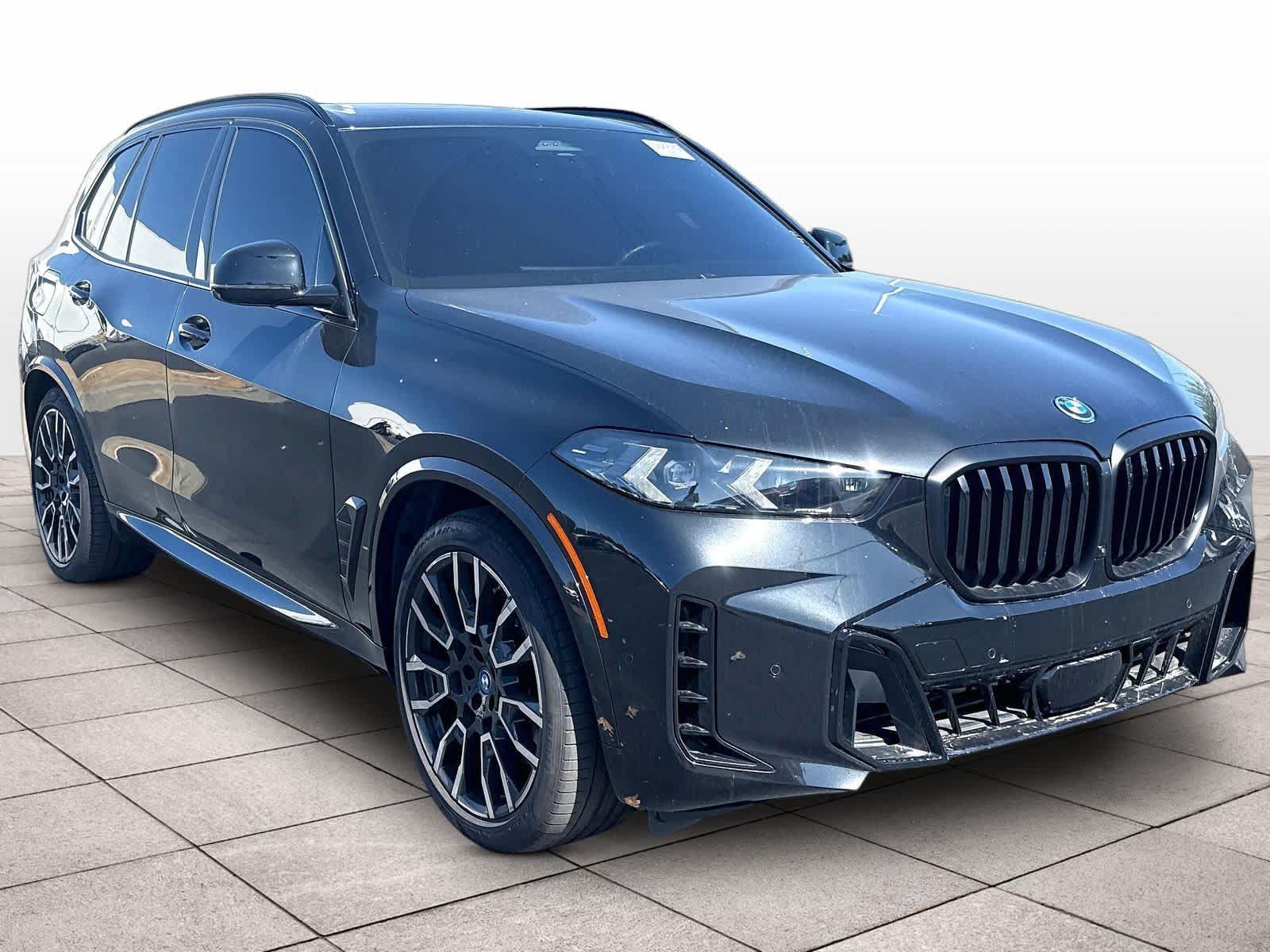 Used 2025 BMW X5 xDrive50e w/ Executive Package AWD/4WD image 3