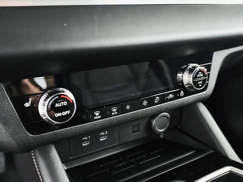New 2026 Mitsubishi Outlander LE FWD image 30