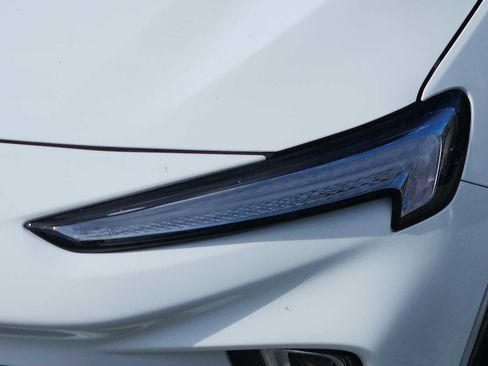 Used 2024 Buick Encore GX Sport Touring image 9