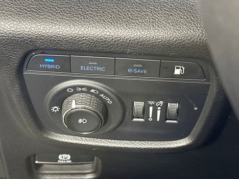 Used 2023 Jeep Grand Cherokee Overland image 19