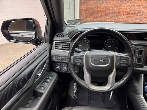 Used 2021 GMC Yukon Denali image 13