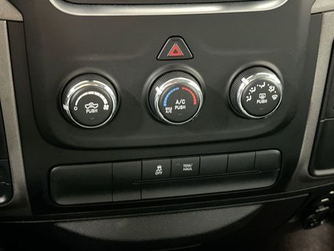 Used 2015 RAM 1500 Express image 25