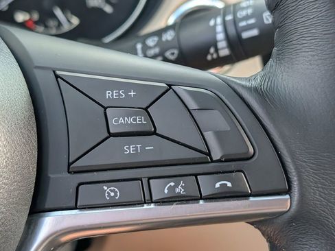 Used 2017 Nissan Rogue SV FWD image 26