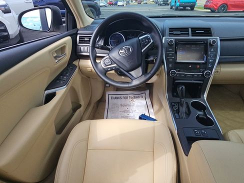 Used 2015 Toyota Camry XLE FWD image 9