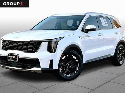 Certified 2025 Kia Sorento S image 1
