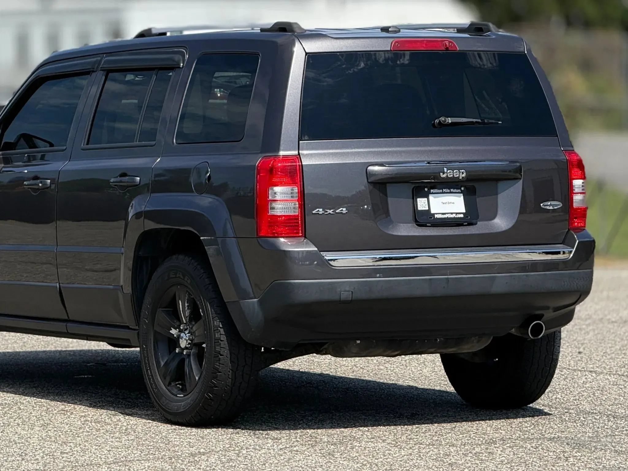 Used 2017 Jeep Patriot High Altitude AWD/4WD image 16