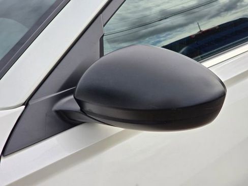Used 2024 Nissan Altima 2.5 SV FWD image 3