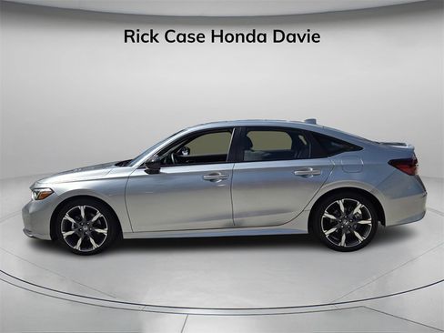 Certified 2025 Honda Civic Sport image 4