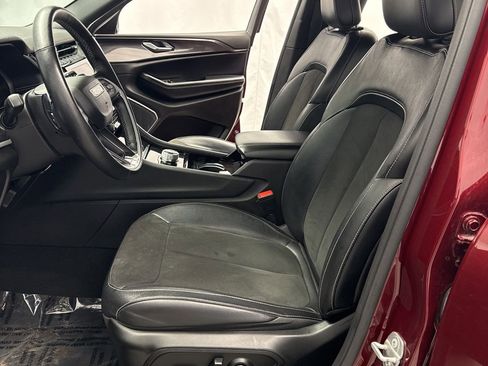 Used 2022 Jeep Grand Cherokee Altitude image 8