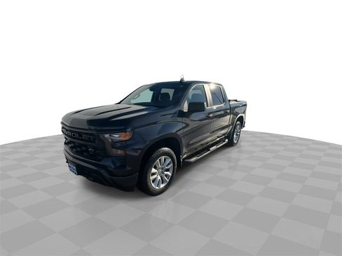 Used 2023 Chevrolet Silverado 1500 Custom image 4