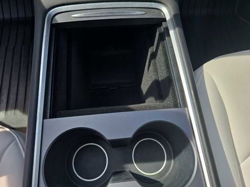 Used 2023 Tesla Model Y AWD image 26
