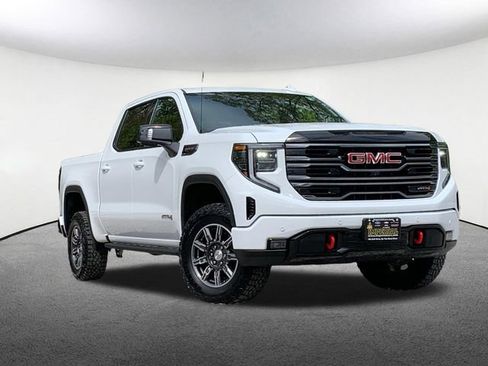 Used 2025 GMC Sierra 1500 AT4 w/ Technology Package AWD/4WD image 2