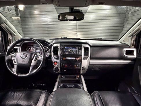 Used 2018 Nissan Titan PRO-4X w/ Pro-4x Convenience Package image 14