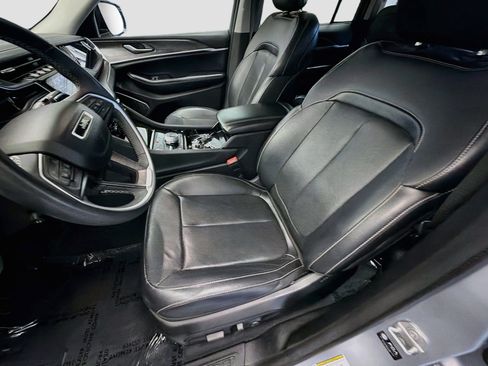 Used 2023 Jeep Grand Cherokee 4WD 4xe w/ Luxury Tech Group II image 10