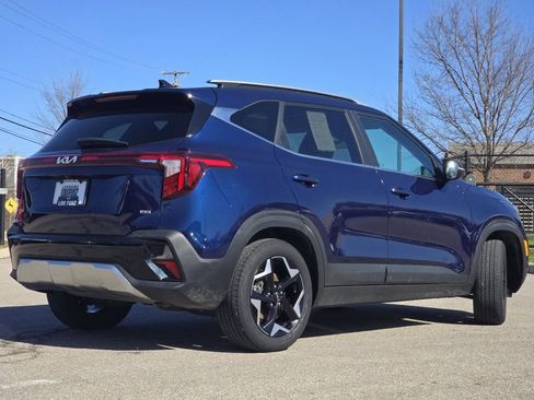 Used 2024 Kia Seltos EX image 18