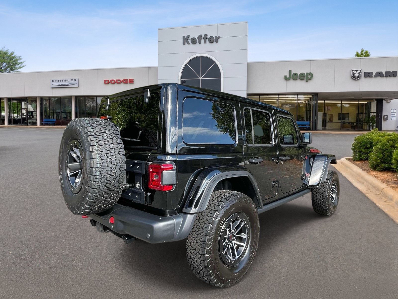 Certified 2025 Jeep Wrangler Unlimited Rubicon AWD/4WD image 6