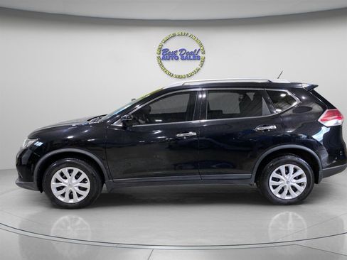 Used 2016 Nissan Rogue S w/ Appearance Package image 2