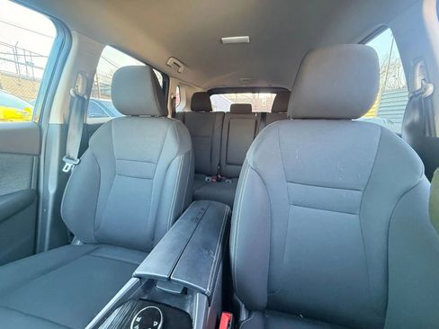 Used 2023 Nissan Rogue S image 23