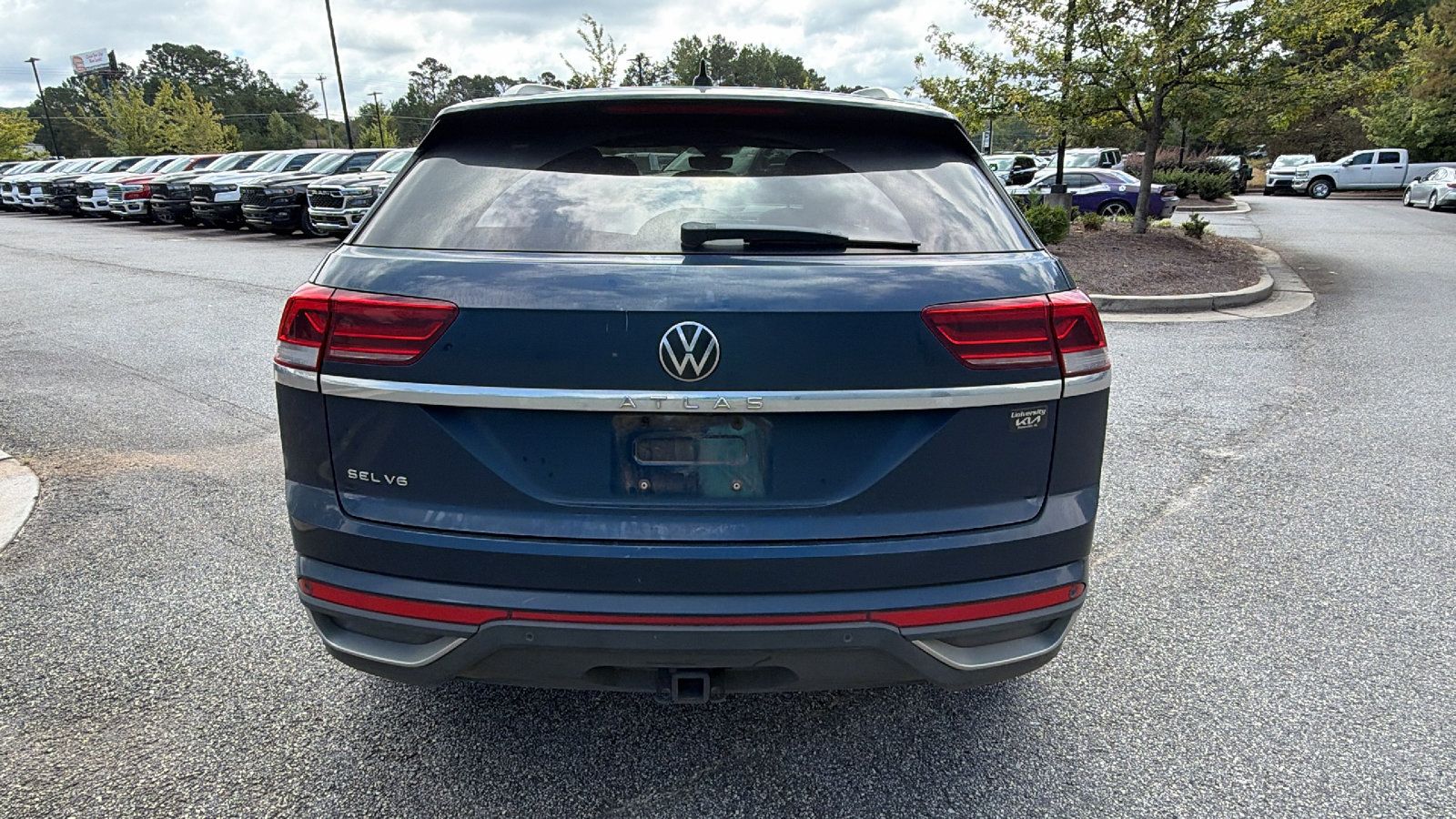 Used 2021 Volkswagen Atlas Cross Sport SEL FWD image 9