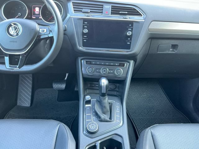 Used 2020 Volkswagen Tiguan SE w/ Panoramic Sunroof Package AWD/4WD image 13