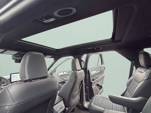 New 2026 Ford Explorer ST-Line w/ ST-Line Street Pack image 46