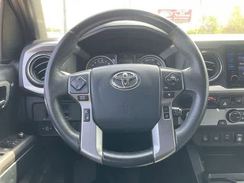Used 2018 Toyota Tacoma Limited image 21