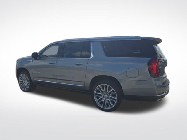 Used 2025 GMC Yukon XL Denali w/ Denali Reserve Package AWD/4WD image 5