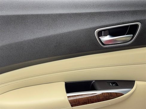 Used 2018 Acura TLX V6 image 40