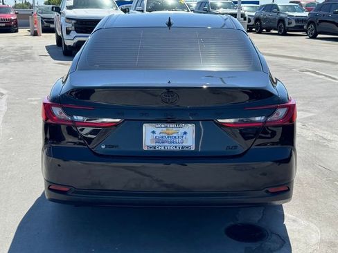 Used 2025 Toyota Camry LE image 3