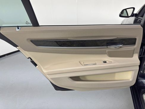 Used 2013 BMW 750Li image 43