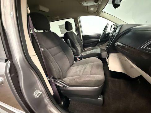 Used 2016 Dodge Grand Caravan SE w/ Quick Order Package 29E SE FWD image 15