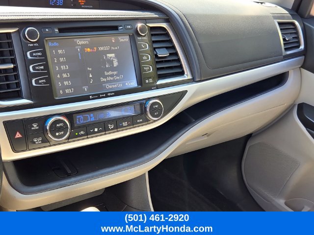 Used 2018 Toyota Highlander XLE FWD image 27