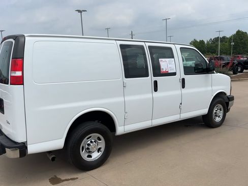 Used 2024 Chevrolet Express 2500 w/ Driver Convenience Package RWD image 9