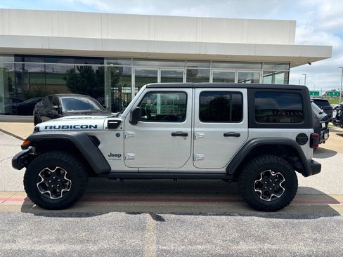 Used 2022 Jeep Wrangler Unlimited Rubicon 4xe w/ Cold Weather Group AWD/4WD image 6