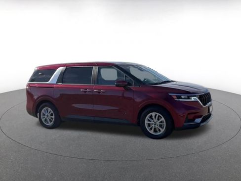 Used 2024 Kia Carnival LX image 2